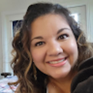 Meet your Posher, Claudia